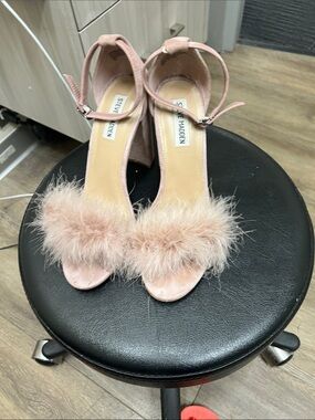Steve Madden Pink Feather Trim Block Heel Sandals